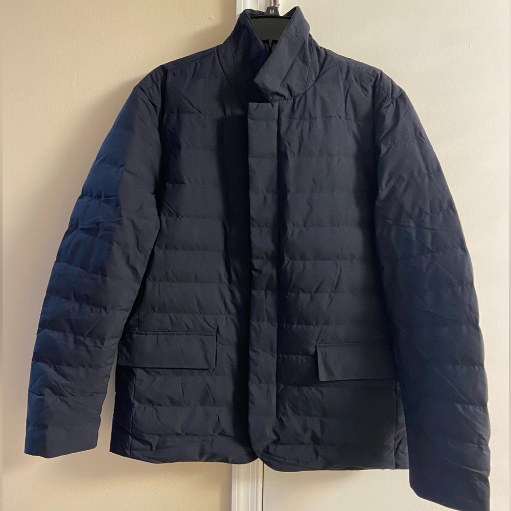 Massimo Dutti men’s black down filled lightweight jacket. Large